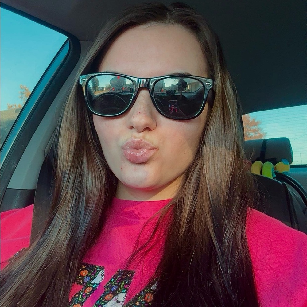 Meet your Posher, Hannah raye